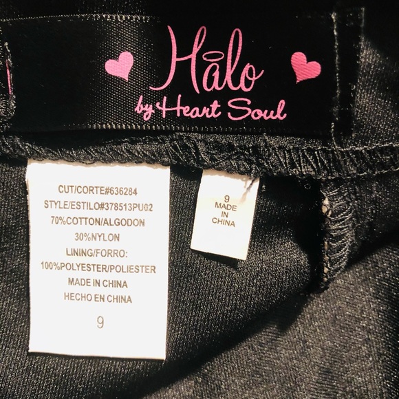 Heart & Soul Lace, Ruched Sides Skirt! (9/10)
Gold Zipper Closure on back! - Picture 6 of 15